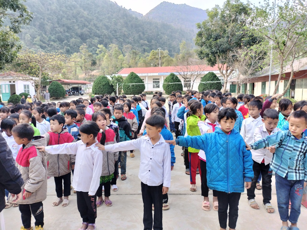 ĐIỂM TRƯỜNG TÀ TÉ NỖ LỰC DUY TRÌ SĨ SỐ HỌC SINH ĐẦU XUÂN NĂM 2024