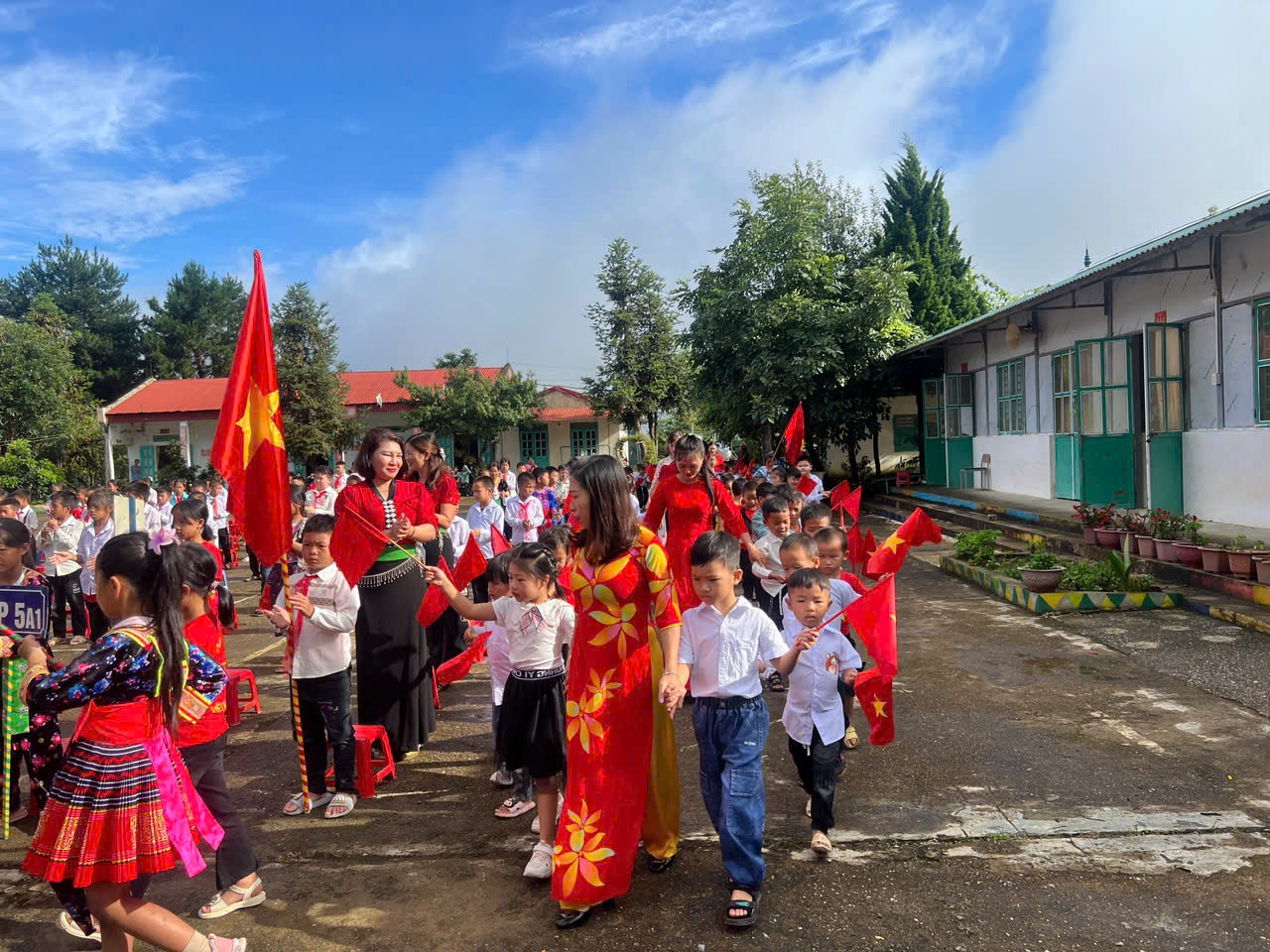 MÙA THU NGÀY KHAI TRƯỜNG !